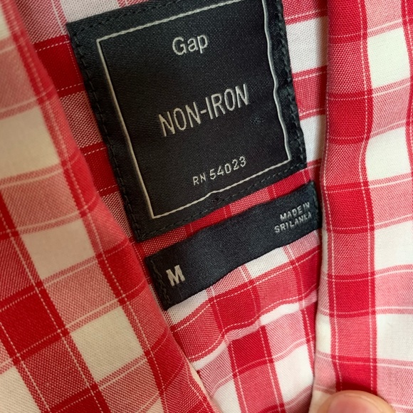 Red Plaid Gap Button Down Shirt - Size M - Picture 3 of 4